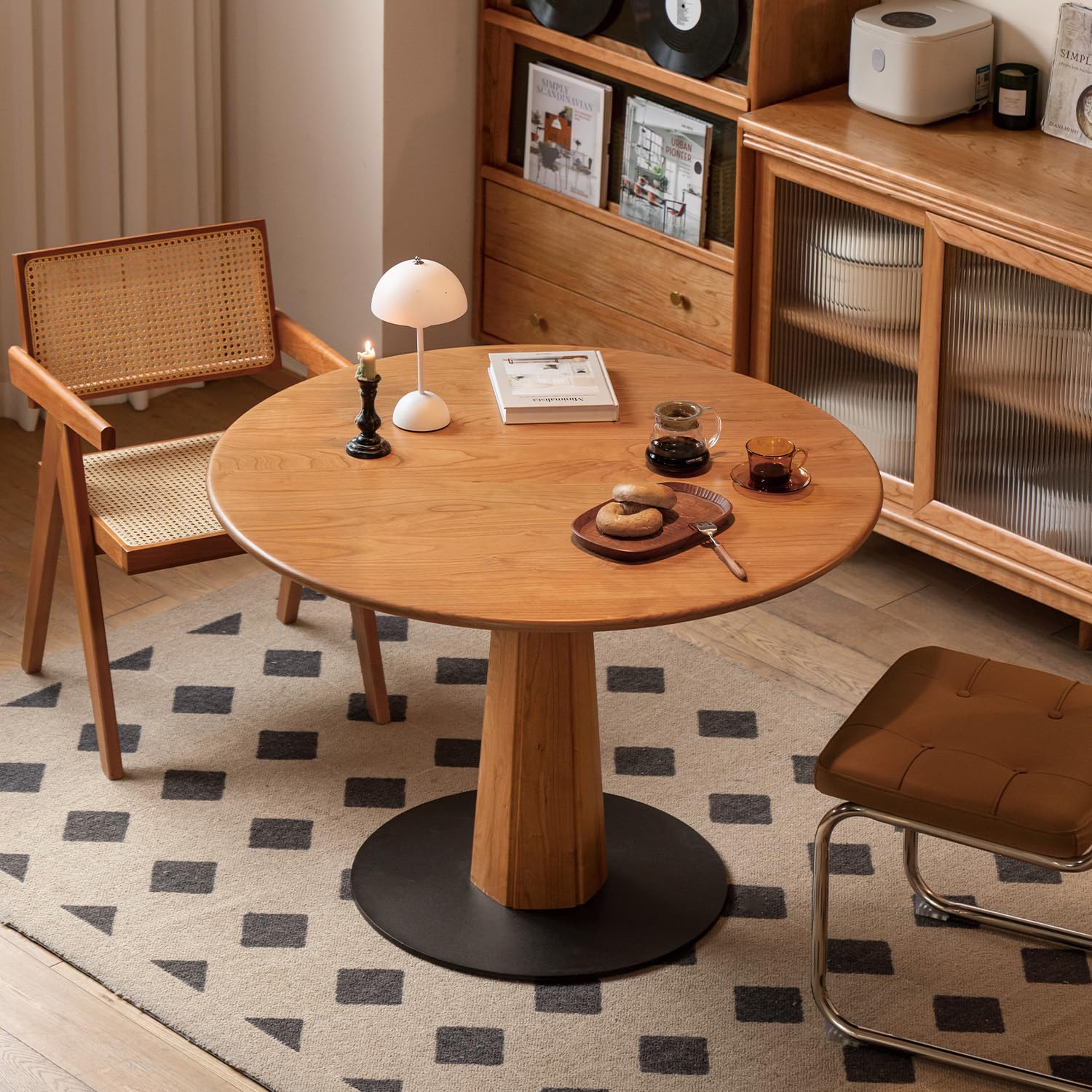 YESWOOD 43.3’’ Solid Wood Round Dining Table for 4, Oak Rustic Kitchen Table with Intersecting Pedestal Base, Farmhouse Circle Dinner Table for Dining Room, Living Room, Office, Natural